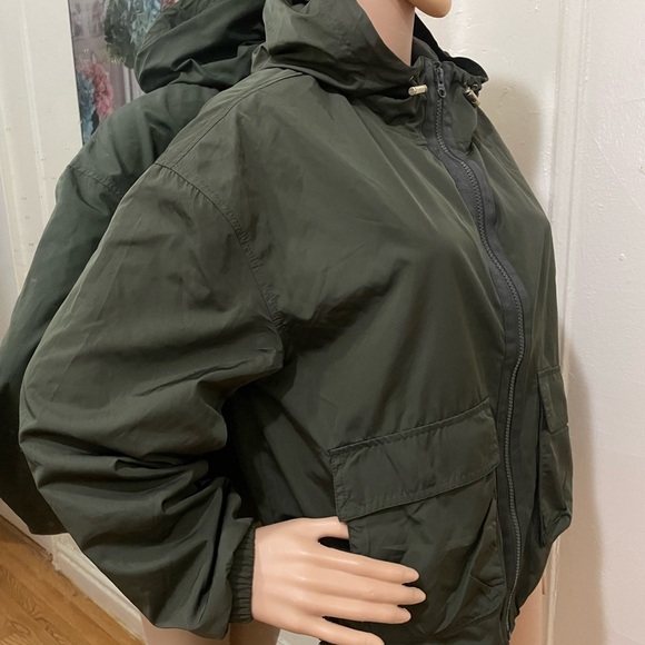 Old Navy women’s Dark Green Windbreaker Jacket - Picture 10 of 11